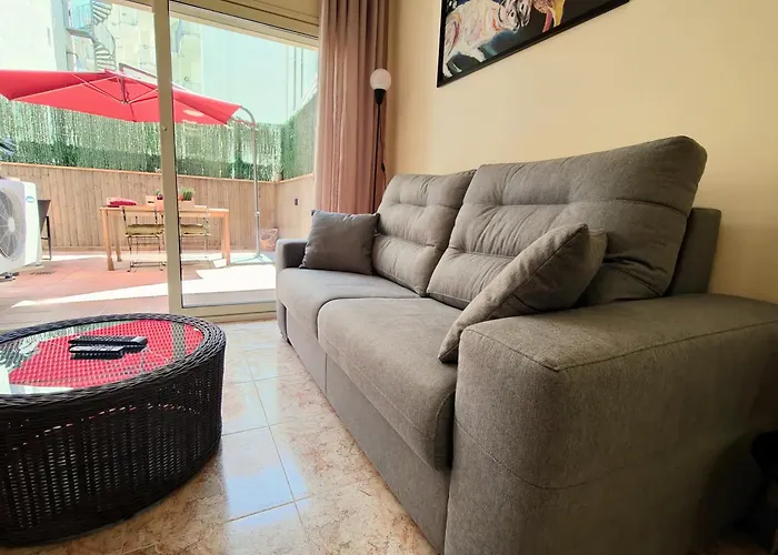 The Astrid * יורט דה מאר